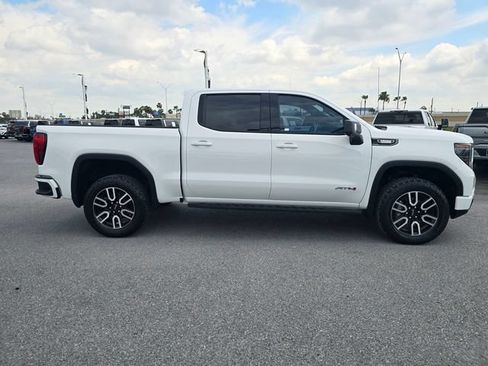 Used 2023 GMC Sierra 1500 AT4 w/ AT4 Premium Package AWD/4WD image 4