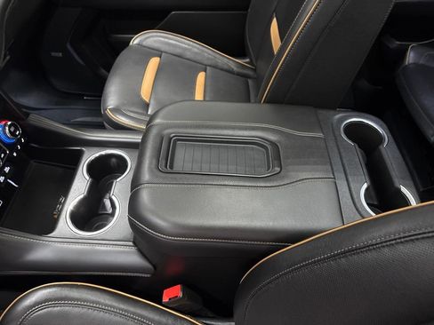 Used 2023 GMC Yukon AT4 AWD/4WD image 17