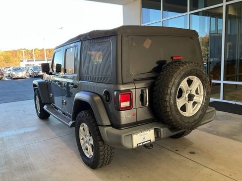Used 2022 Jeep Wrangler Unlimited Sport image 16
