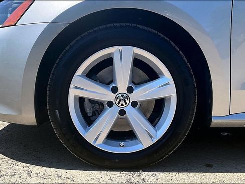 Used 2014 Volkswagen Passat 1.8T Wolfsburg Edition FWD image 12