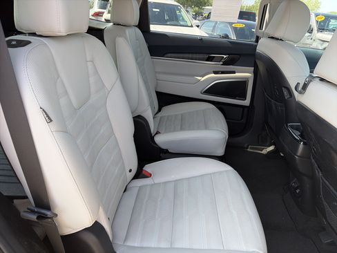 Used 2023 Kia Telluride SX Prestige AWD/4WD image 16