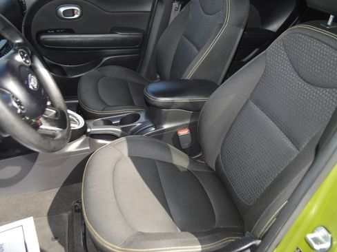 Used 2015 Kia Soul + FWD image 14
