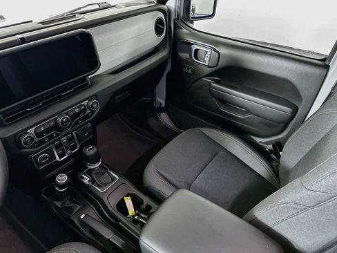 Used 2024 Jeep Wrangler Unlimited Sport AWD/4WD image 11
