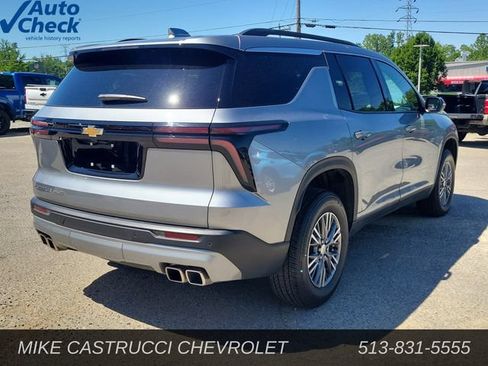 Used 2026 Chevrolet Traverse LT AWD/4WD image 5