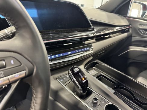 Used 2024 Cadillac Escalade Sport w/ LPO, ONYX Package image 11