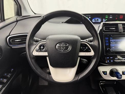Used 2018 Toyota Prius Three Touring w/ Appearance Package FWD image 10