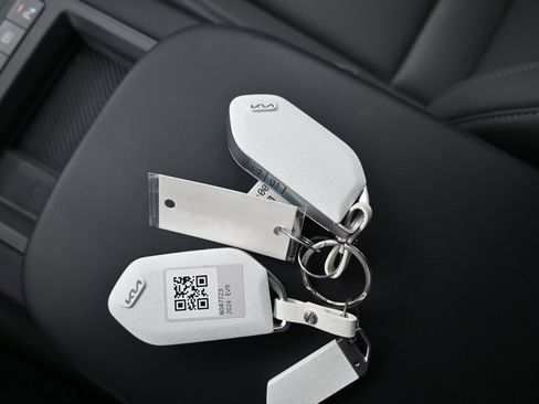 Used 2024 Kia EV9 Light Long Range image 17