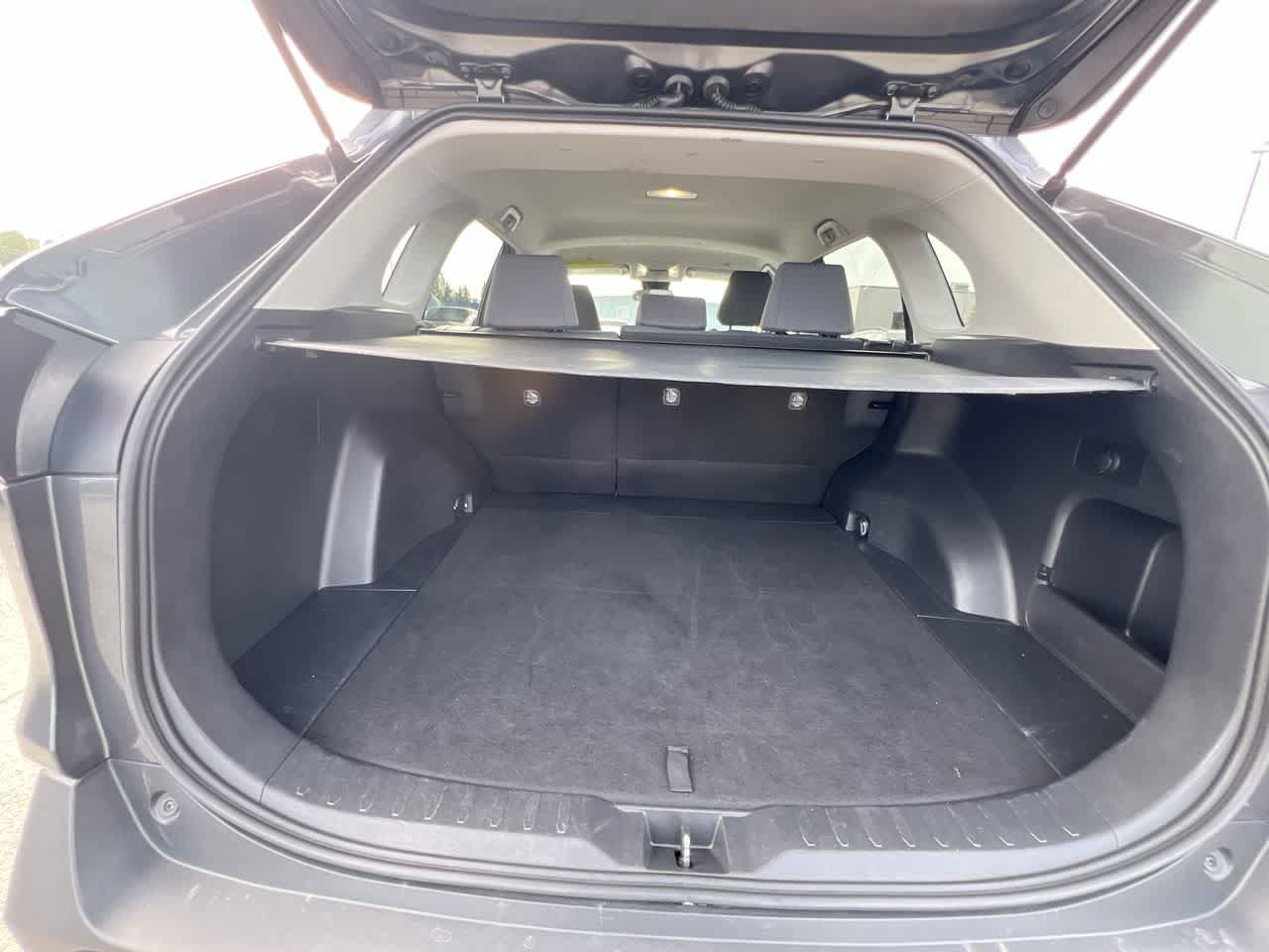 Used 2025 Toyota RAV4 XLE AWD/4WD image 24