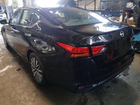 Used 2025 Nissan Altima 2.5 SV FWD image 5