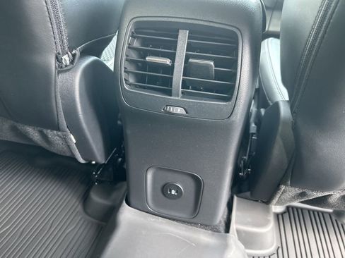 New 2025 Ford Escape SE image 27