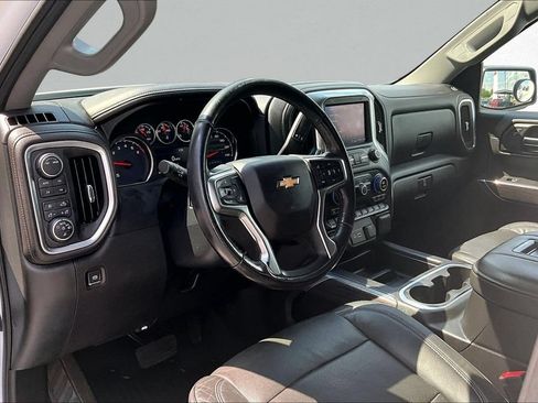 Used 2020 Chevrolet Silverado 1500 LTZ w/ LTZ Convenience Package AWD/4WD image 17