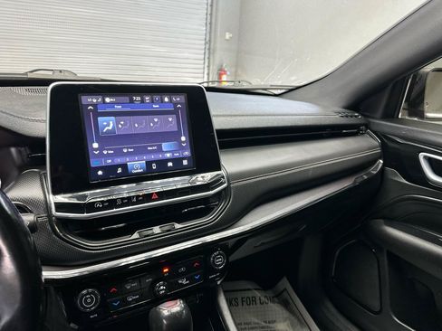 Used 2022 Jeep Compass Latitude w/ Convenience Group FWD image 18