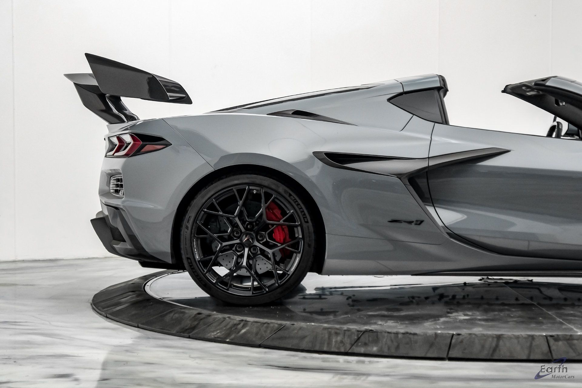 Used 2025 Chevrolet Corvette ZR1 w/ ZR1 Carbon Fiber Aero Package RWD image 29