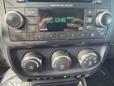 Used 2015 Jeep Patriot High Altitude AWD/4WD image 35