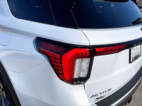 New 2026 Ford Explorer Active w/ Active Comfort Package image 28