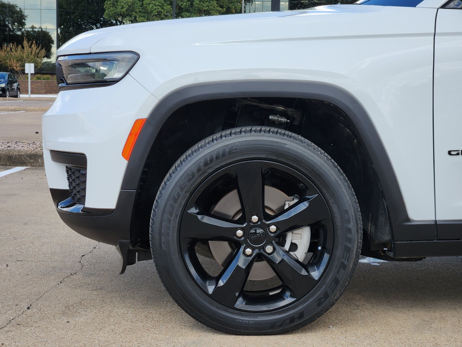 Used 2024 Jeep Grand Cherokee L Altitude AWD/4WD image 8