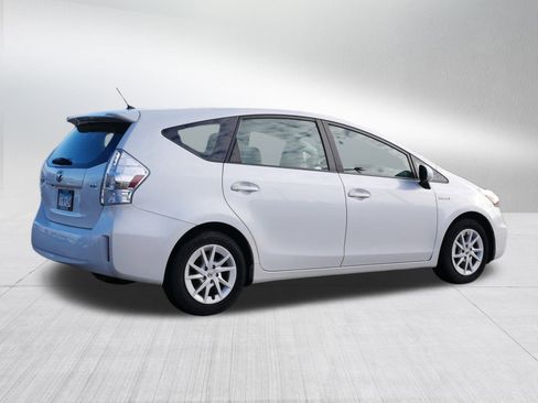 Used 2013 Toyota Prius V Two image 6