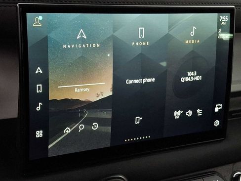 Used 2023 Land Rover Defender 130 SE image 17