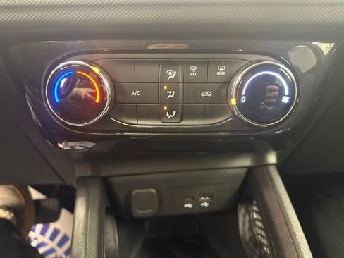 Used 2025 Chevrolet TrailBlazer LT w/ Driver Confidence Package image 24