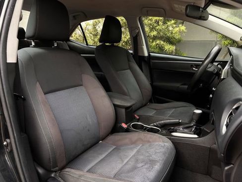 Used 2017 Toyota Corolla LE image 27