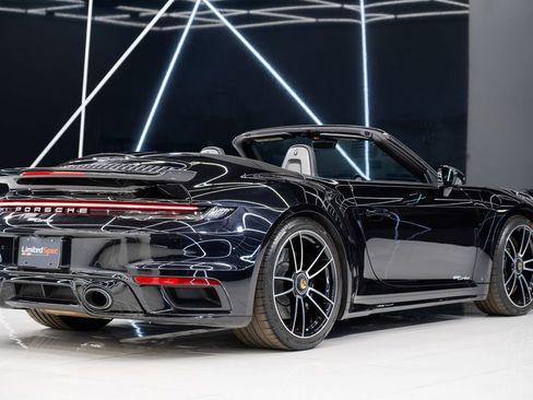 Used 2022 Porsche 911 Turbo image 17