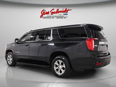 Used 2023 GMC Yukon XL SLE image 4