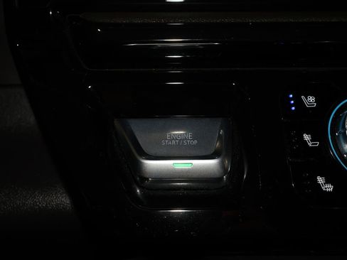 Used 2025 GMC Sierra 1500 AT4 w/ AT4 Premium Package AWD/4WD image 17
