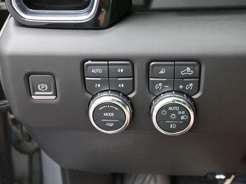 Used 2024 GMC Sierra 3500 Denali Ultimate AWD/4WD image 20