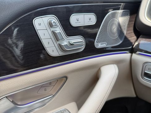 Certified 2020 Mercedes-Benz GLE 350 w/ Premium Package image 28