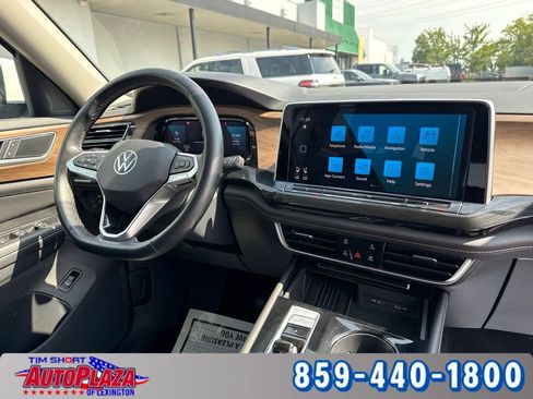 Used 2025 Volkswagen Atlas SE AWD/4WD image 47