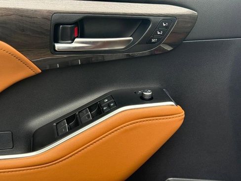 New 2026 Toyota Highlander Platinum image 21