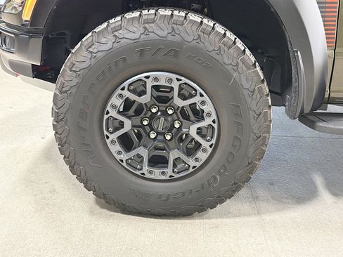 Used 2025 Ford F150 Raptor w/ Equipment Group 803A Raptor R AWD/4WD image 41