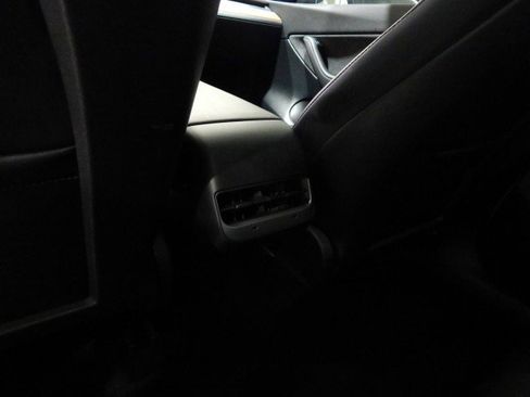 Used 2021 Tesla Model Y Performance image 33