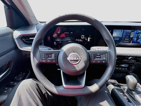Used 2026 Nissan Kicks SV FWD image 11