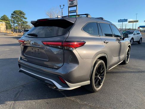 Used 2023 Toyota Highlander XSE image 3