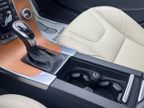 Used 2016 Volvo S60 T5 Inscription Platinum w/ Climate Package image 30