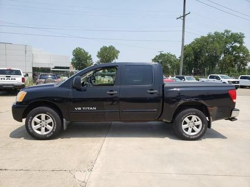 Used 2012 Nissan Titan SV w/ SV Premium Utility Pkg AWD/4WD image 8