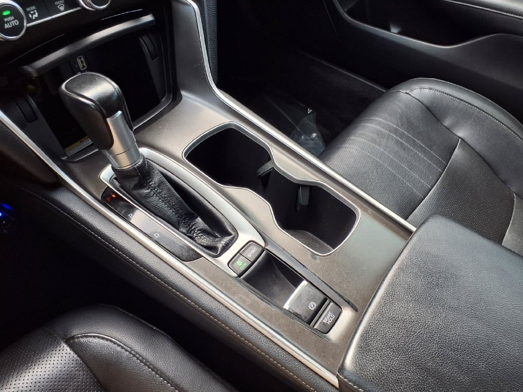 Used 2018 Honda Accord Touring image 22
