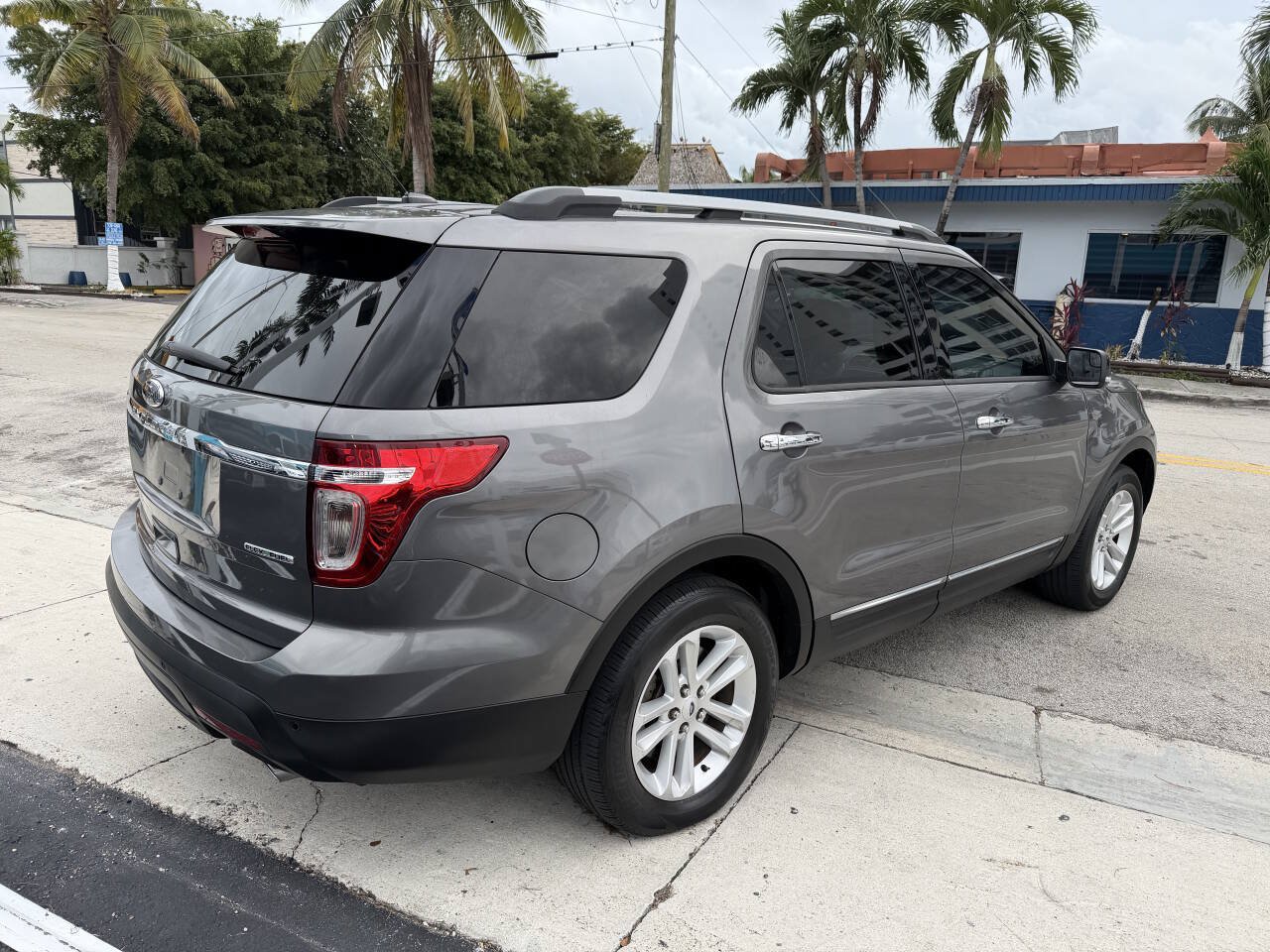 Used 2014 Ford Explorer XLT FWD image 7