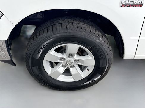 Used 2020 RAM 1500 Classic SLT image 37