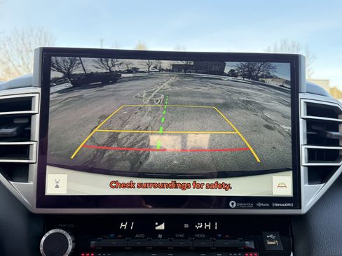 Used 2022 Toyota Tundra Limited image 3