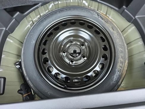 Used 2021 Chevrolet Equinox LT image 14