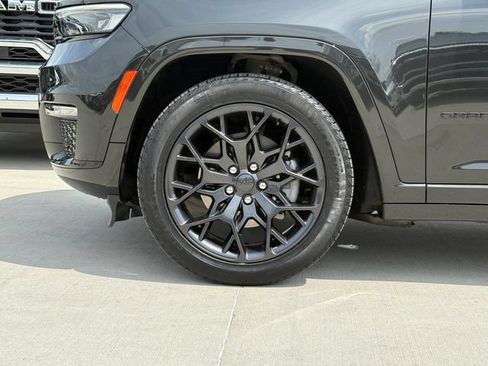 Used 2025 Jeep Grand Cherokee L Summit AWD/4WD image 26