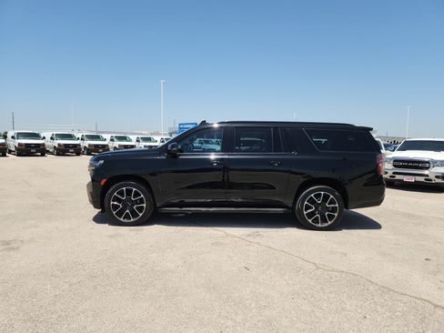 Used 2021 Chevrolet Suburban RST w/ Luxury Package RWD image 4