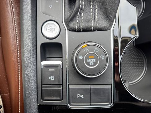 Used 2022 Volkswagen Atlas SEL image 17