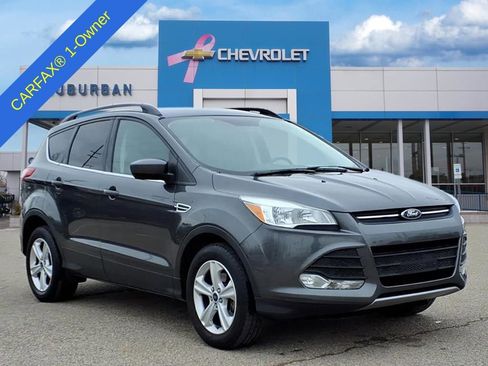 Used 2016 Ford Escape SE w/ Equipment Group 201A image 3