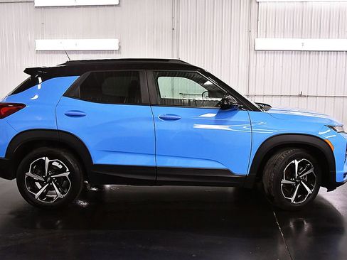 Used 2023 Chevrolet TrailBlazer RS w/ Sun and Liftgate Package image 8