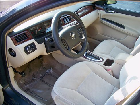 Used 2009 Chevrolet Impala LT image 14