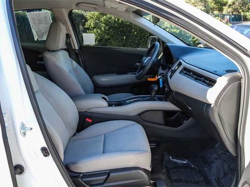 Used 2022 Honda HR-V LX image 17