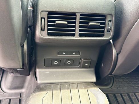 Used 2024 Land Rover Range Rover Velar S image 30